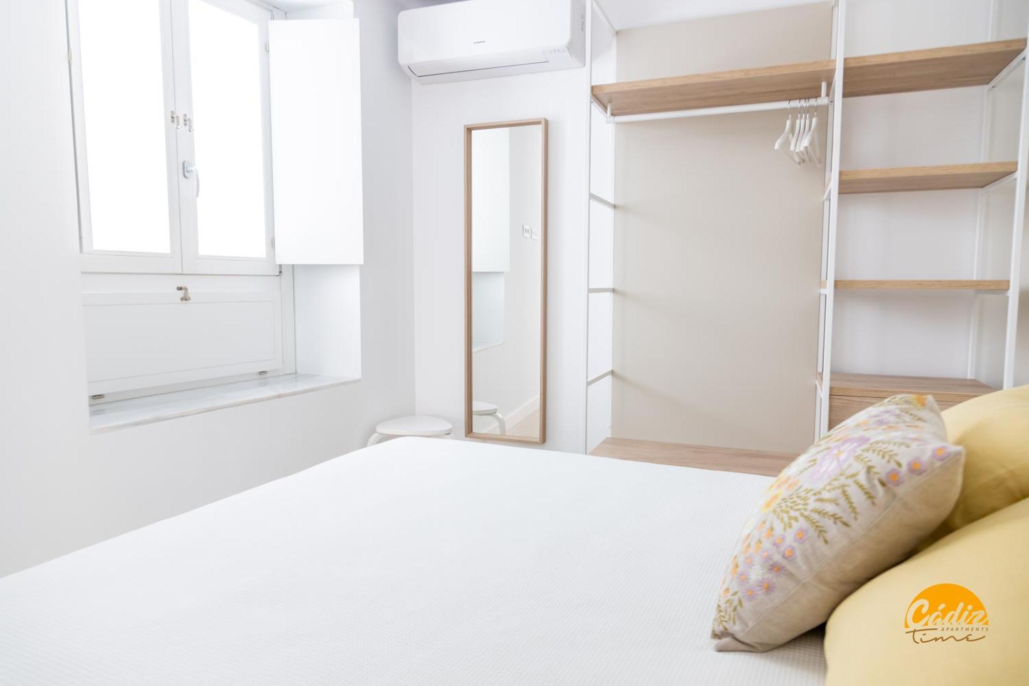 Villalobos By Cadiz Time Room photo